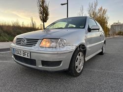 Gris / plata Usado 2001 VW Polo Conceptline Berlina | 2750 €