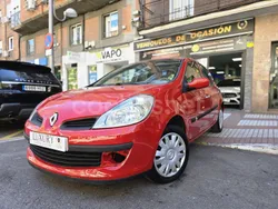 Rojo Usado 2009 Renault Clio II Expression Berlina | 3499 € (Precio justo)