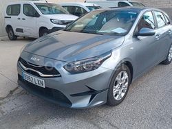 Gris / plata Usado 2022 Kia Ceed Berlina | 13.300 € (Super precio)