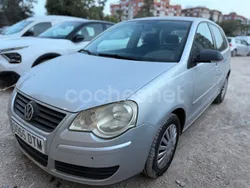 Gris / plata Usado 2006 VW Polo Advance Berlina | 3399 € (Super precio)
