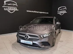 Gris / plata Usado 2021 Mercedes A200 Berlina | 27.890 € (Un poco caro)