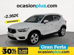 Blanco Usado 2021 Volvo XC40 Momentum SUV | 25.990 € (Un poco caro)