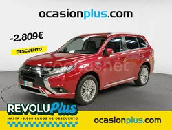 Rojo Usado 2021 Mitsubishi Outlander P-HEV SUV | 24.300 € (Precio justo)