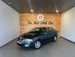 Verde Usado 2006 Skoda Octavia Elegance Berlina | 8499 € (Caro)