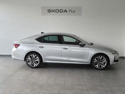 Gris plata Nuevo 2025 Skoda Octavia | 35.500 € (Un poco caro)