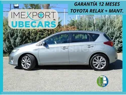 Gris / plata Usado 2013 Toyota Auris Hybrid Advance Berlina | 12.500 € (Precio justo)
