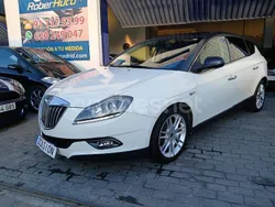 Blanco Usado 2010 Lancia Delta Berlina | 3899 € (Precio justo)