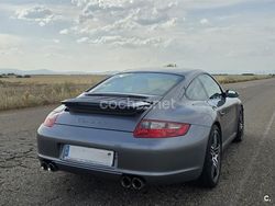 Gris / plata Usado 2005 Porsche 911 Carrera 4 Coupe | 50.000 €