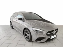 Gris / plata Usado 2025 Mercedes B180 Monovolumen | 41.900 €