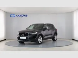 Negro onyx (metalizado) Usado 2019 Volvo XC40 Momentum SUV | 28.390 € (Precio justo)