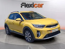 Amarillo Usado 2022 Kia Stonic Plus SUV | 12.990 € (Precio justo)