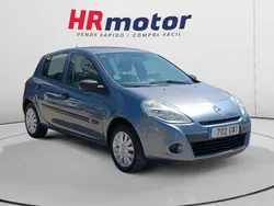 Gris Usado 2010 Renault Clio II Authentique Utilitario | 5290 € (Precio justo)