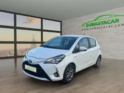 Blanco Usado 2020 Toyota Yaris Hybrid Active Utilitario | 11.074 € (Super precio)