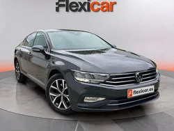 Gris Usado 2021 VW Passat Executive Berlina | 20.090 € (Precio justo)