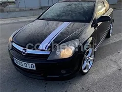 Negro Usado 2005 Opel Astra GTC Sport Berlina | 2500 € (Caro)