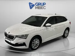 Blanco Usado 2023 Skoda Scala Ambition Utilitario | 15.950 € (Buen precio)