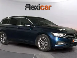 Azul Usado 2020 VW Passat Executive Familiar | 17.290 € (Precio justo)