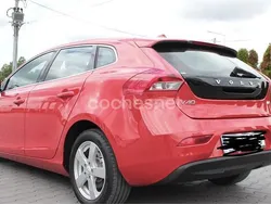 Rojo Usado 2015 Volvo V40 Momentum Familiar | 11.500 € (Un poco caro)