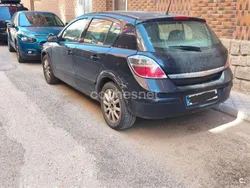 Negro Usado 2006 Opel Astra Enjoy Berlina | 1100 € (Buen precio)