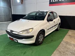 Blanco Usado 2001 Peugeot 206 Berlina | 2480 € (Un poco caro)