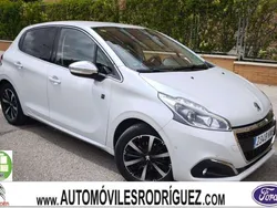 Blanco Usado 2018 Peugeot 208 S Utilitario | 10.400 € (Precio justo)