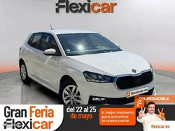 Blanco Usado 2021 Skoda Fabia Ambition Berlina | 11.190 € (Precio justo)