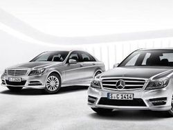 Gris / plateado Nuevo 2025 Mercedes CLA200 Coupe | 49.900 €