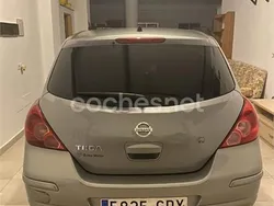 Gris / plata Usado 2009 Nissan Tiida Acenta Berlina | 3000 €