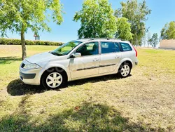 Azul Usado 2004 Renault Mégane GrandTour Authentique Familiar | 2299 € (Precio justo)