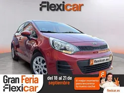 Rojo Usado 2016 Kia Rio Berlina | 8990 € (Precio justo)
