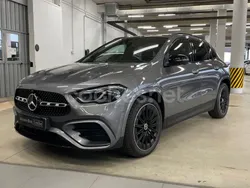 Gris / plata Usado 2023 Mercedes GLA200 SUV | 42.890 € (Un poco caro)