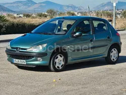Verde Usado 2002 Peugeot 206 Berlina | 2500 € (Precio justo)