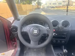 Rojo Usado 2003 Seat Ibiza Stella Berlina | 2200 € (Buen precio)
