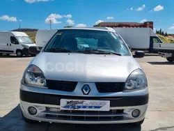 Gris / plata Usado 2002 Renault Clio II Authentique Berlina | 2500 € (Un poco caro)