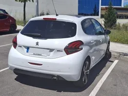 Blanco Usado 2016 Peugeot 208 GT-line Utilitario | 10.500 € (Precio justo)