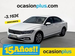 Blanco Usado 2022 VW Passat Business Berlina | 24.300 € (Caro)