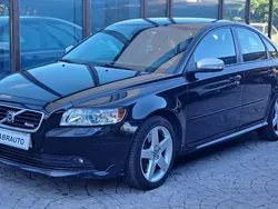 Negro Usado 2008 Volvo S40 Momentum Berlina | 8300 €