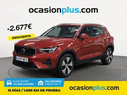 Rojo Usado 2022 Volvo XC40 Core SUV | 28.900 €