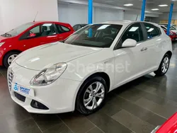 Blanco Usado 2013 Alfa Romeo Giulietta Distinctive Utilitario | 8990 €