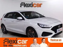 Blanco Usado 2024 Hyundai i30 Berlina | 19.990 € (Precio justo)