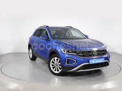 Azul Usado 2024 VW T-Roc Life SUV | 27.800 € (Precio justo)