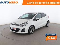 Blanco Usado 2016 Kia Rio Berlina | 9999 € (Precio justo)