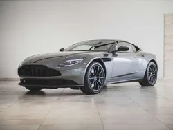 Magnetic silver Usado 2023 Aston Martin DB11 Coupe | 215.000 € (Caro)