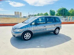 Gris / plata Usado 2004 Opel Zafira Monovolumen | 2499 € (Precio justo)