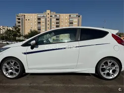 Blanco Usado 2009 Ford Fiesta Sport Utilitario | 6500 € (Precio justo)