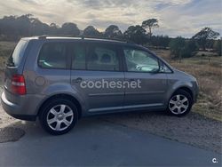 Gris / plata Usado 2006 VW Touran Highline Monovolumen | 7599 € (Un poco caro)