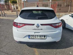 Blanco Usado 2017 Renault Mégane IV Zen Berlina | 16.500 € (Caro)