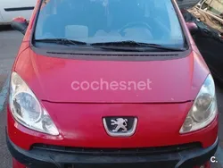 Rojo Usado 2006 Peugeot 1007 Utilitario | 2750 € (Super precio)