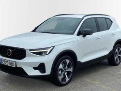 Blanco Nuevo 2025 Volvo XC40 Plus SUV | 43.900 € (Precio justo)