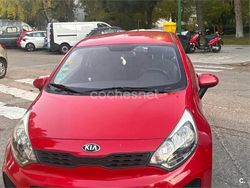 Rojo Usado 2014 Kia Rio Berlina | 7300 € (Un poco caro)